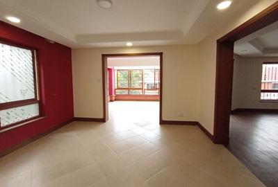 5 Bed Townhouse with En Suite at Spring Valley - 4