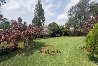 5 Bed House with En Suite in Runda - 2