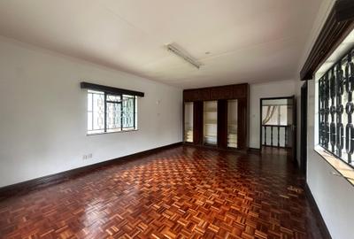5 Bed Townhouse with En Suite in Lavington