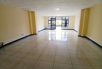 1,000 ft² Shop with Backup Generator in Westlands Area - 2