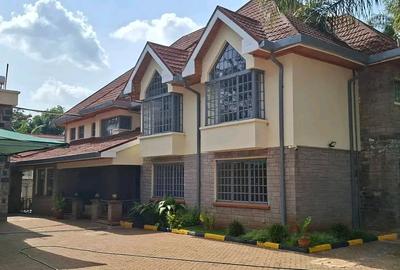 5 Bed House with En Suite in Runda - 3
