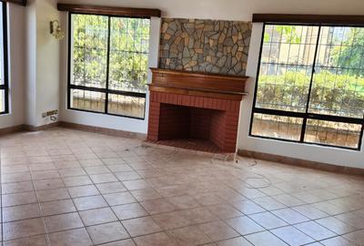 4 Bed Villa with En Suite in Lavington