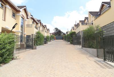 4 Bed House with En Suite in Ngong