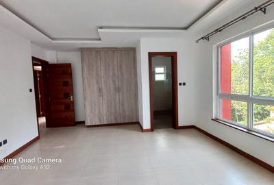 4 Bed Apartment with En Suite at General Mathenge