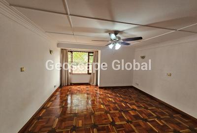 5 Bed House with En Suite in Runda - 4