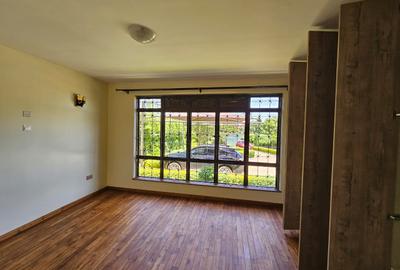 5 Bed House with En Suite in Runda - 2