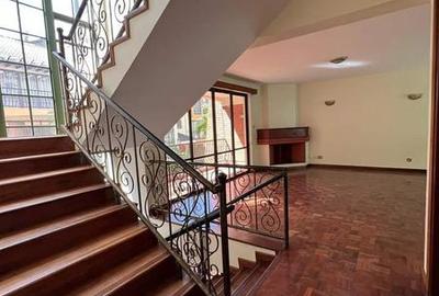 4 Bed Townhouse with En Suite at Kileleshwa