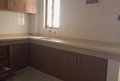 Serviced 3 Bed Apartment with En Suite in Mombasa CBD - 4