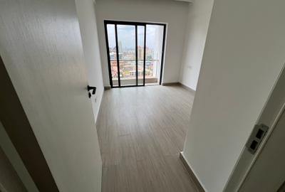 1 Bed Apartment with Swimming Pool in Kilimani - 4