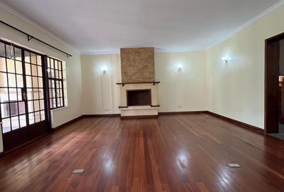 5 Bed House with En Suite at Hardy Area - 3