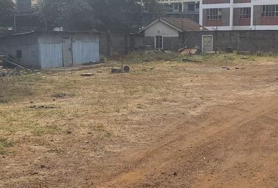 Commercial Property with Parking in Garden Estate - 2