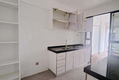 2 Bed Apartment with En Suite in Kilimani - 4