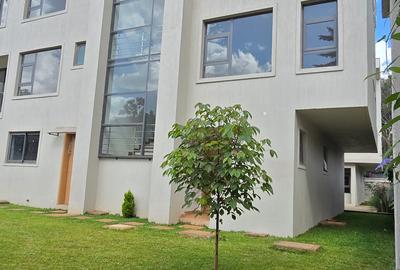 6 Bed Townhouse with En Suite at Off Convent Drive