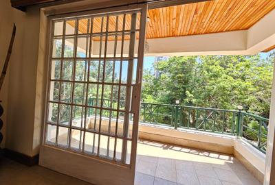 1 Bed Apartment with En Suite in Riverside