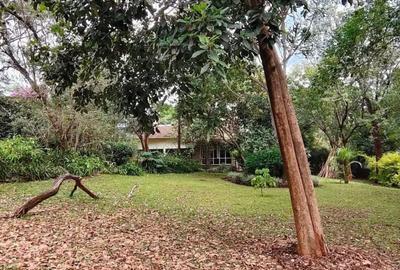 4 Bed House with En Suite at Rosslyn - 2