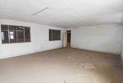 7,000 ft² Warehouse with Parking in Industrial Area - 4