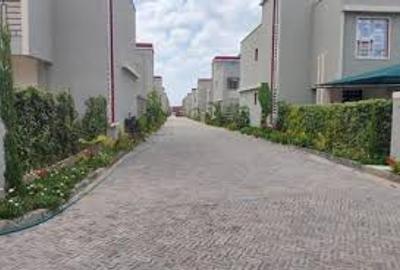4 Bed Villa with En Suite in Kitengela