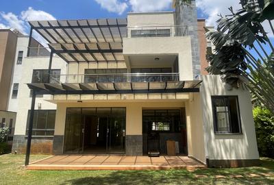 5 Bed Villa with En Suite in Lavington