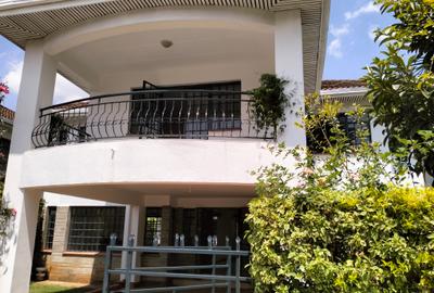 4 Bed Townhouse with En Suite in Westlands Area