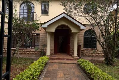 4 Bed Townhouse with En Suite in Kitisuru - 2