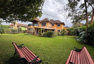 5 Bed Villa with En Suite at Runda