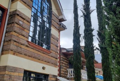 6 Bed Townhouse with En Suite at Dog Unit Road
