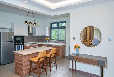 Serviced 2 Bed Apartment with En Suite at Spring Valley - 3