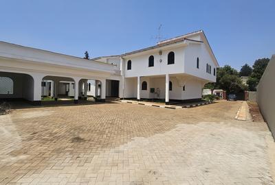 6 Bed House with En Suite in Gigiri - 2