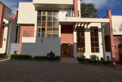5 Bed Townhouse with En Suite in Lavington - 2