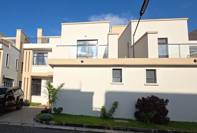 4 Bed Townhouse with En Suite in Membley