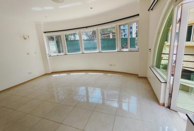 4 Bed Villa with En Suite in Riverside - 4