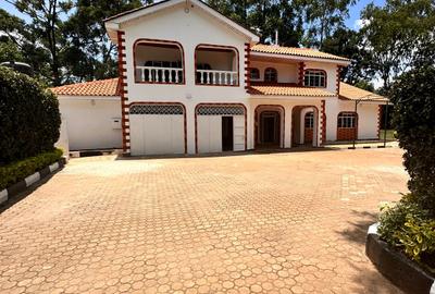 5 Bed House with En Suite at Bomas