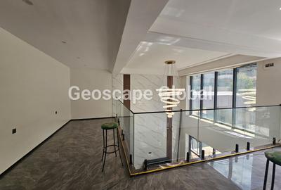 5 Bed Townhouse with En Suite in Lavington - 4