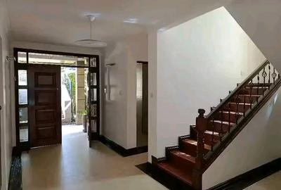 4 Bed House with En Suite at Rosslyn Lonne Tree