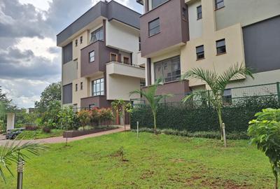 4 Bed House with En Suite in Rosslyn
