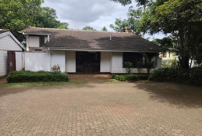 4 Bed House with En Suite in Runda - 2