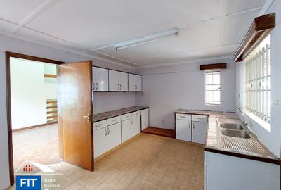 4 Bed Townhouse with En Suite at Kileleshwa