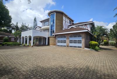 6 Bed House with En Suite in Runda
