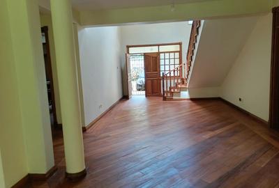 5 Bed Townhouse with En Suite in Lavington