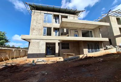 5 Bed Townhouse with En Suite in Lavington
