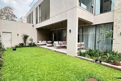 5 Bed Townhouse with En Suite in Lavington