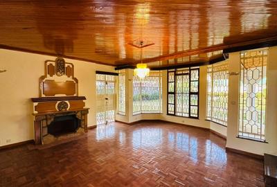 5 Bed House with En Suite in Runda - 3