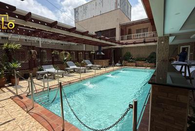 5 Bed Apartment with En Suite in Parklands