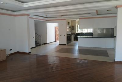 5 Bed Townhouse with En Suite in Westlands Area