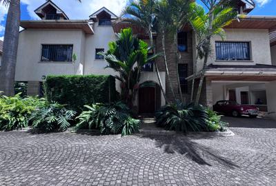 5 Bed Townhouse with En Suite in Lavington