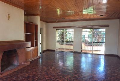 4 Bed House with En Suite at Off Redhill Dr - 4