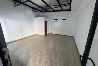 325 ft² Commercial Property with Backup Generator at 1St Parklands - 3