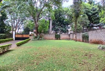 5 Bed Townhouse with En Suite at Lavington Green - 2