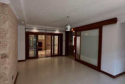 5 Bed Townhouse with En Suite in Lavington - 3