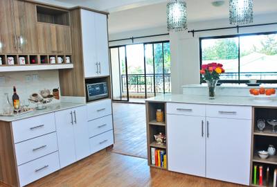 3 Bed Apartment with En Suite in Nyari - 2